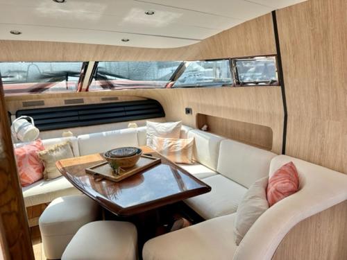MotorYacht 21 avec équipage photo 43