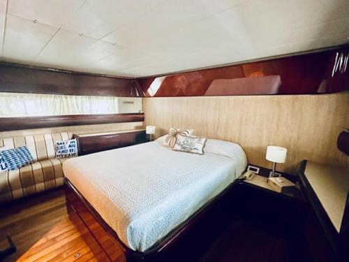MotorYacht 21 avec équipage photo 46