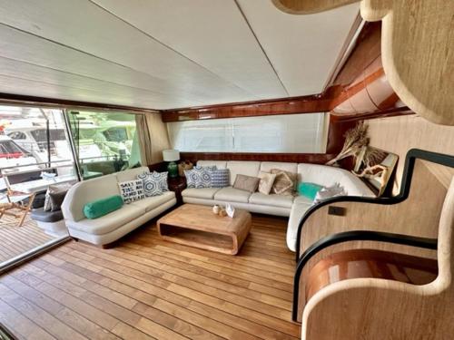 MotorYacht 21 avec équipage photo 20