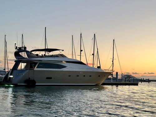 MotorYacht 21 avec équipage photo 57