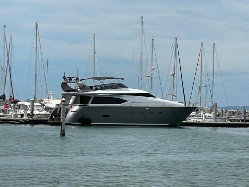 MotorYacht 21 avec équipage photo 56