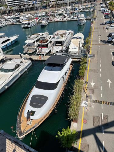 MotorYacht 21 avec équipage photo 11