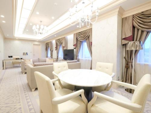 Televisyen dan/atau pusat hiburan di Hotel Buena Vista
