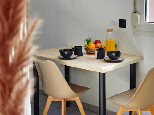 Makanan di atau berdekatan apartmen