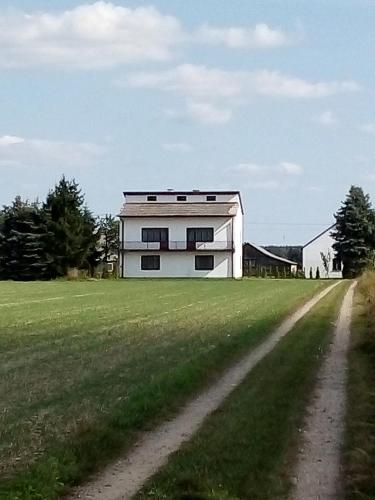 Bangunan di mana terletaknya the country house