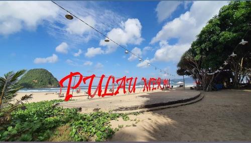 Фотография из галереи Omah Joglo Pulau Merah в городе Pasanggaran