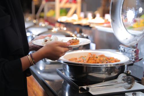 Makanan di atau berdekatan hotel
