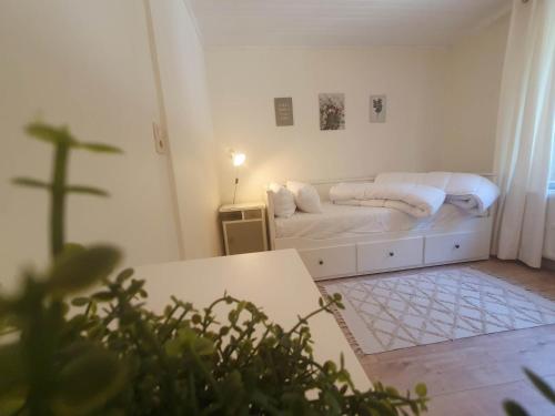 Belle 80 - beautiful renovated 1865 houseにあるベッド