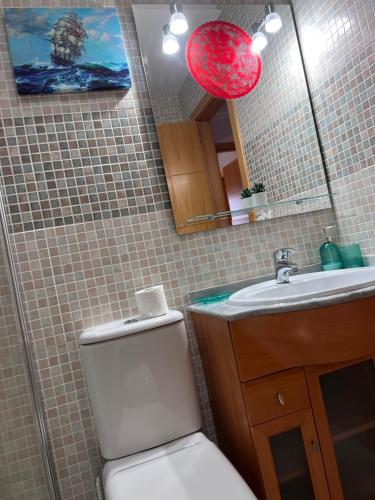 Ein Badezimmer in der Unterkunft Habitacion marisma polvolin
