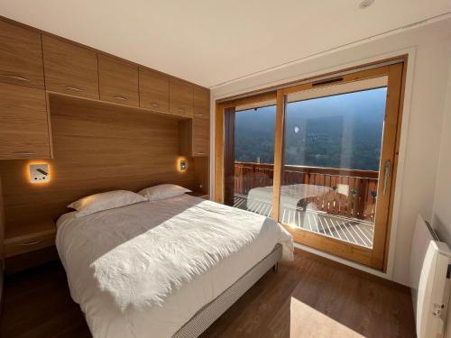 Renovated 6 pers Luxury Chalet in Meribel Centre 85m2 3BR 3BA with Mountain View and boots heater ! photo 2