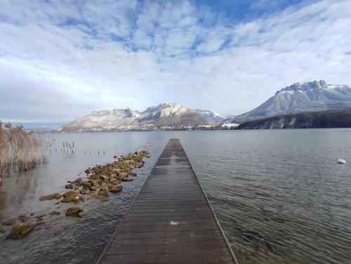 T3 atypique en maison à 400m lac & piste cyclable