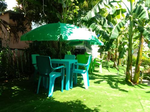 Posada Hostel Adriにある庭