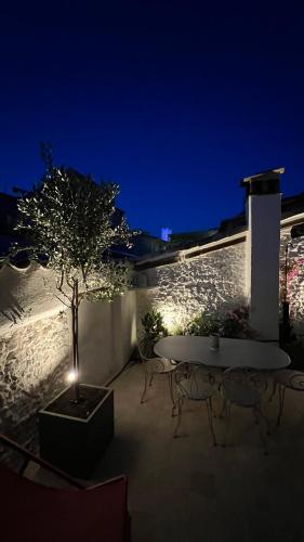MAISON LA TROPEZIENNE ... NEW • Fabulous 5* Luxe & Terrasse • 6P. Old Town photo 3