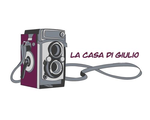 a vector illustration of a camera with the words la casa joystick at La casa di Giulio in Ronciglione