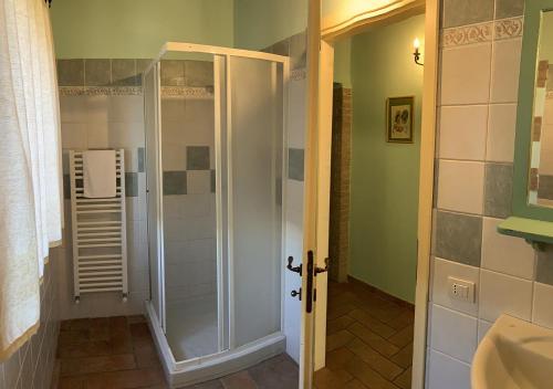Koupelna v ubytování Borgo Di Fonni