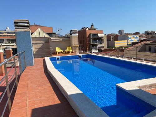 Piscina en Centro de Terrassa 내부 또는 인근 수영장