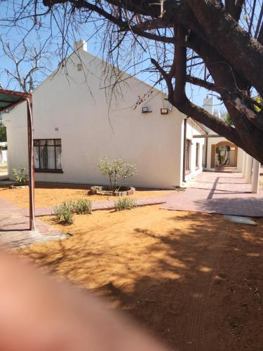 Gallery image of HUNTERS NEST GUEST HOUSE MAFIKENG in Mahikeng