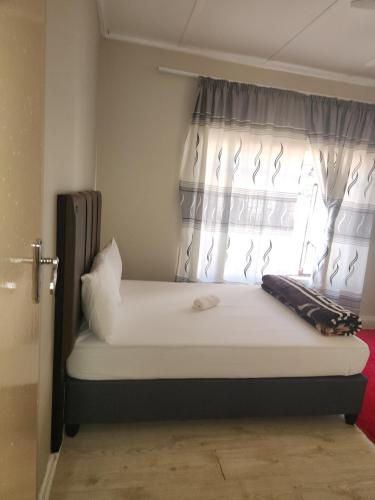 Gallery image of HUNTERS NEST GUEST HOUSE MAFIKENG in Mahikeng
