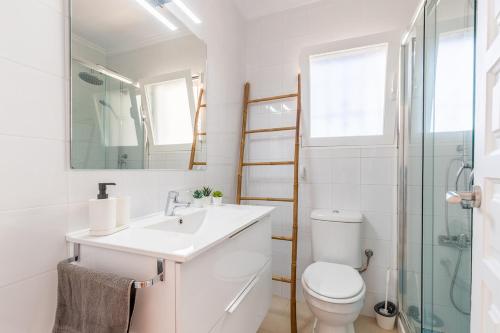 Bilik mandi di Cap d´Or house