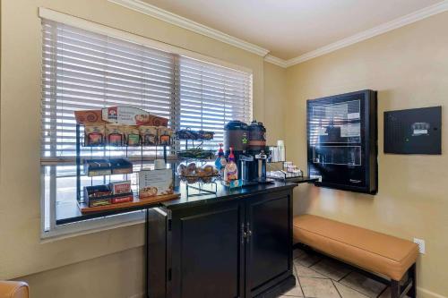 Η κουζίνα ή μικρή κουζίνα στο Extended Stay America Suites - San Jose - Downtown