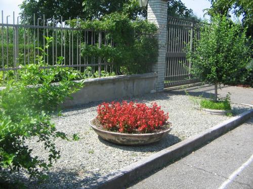 Un jardín fuera de Cascina la Barona