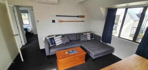 Wharfside Apartmentにあるシーティングエリア
