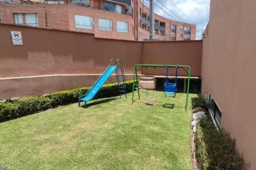 Ο χώρος παιχνιδιού για παιδιά στο Departamento Duplex con Terraza