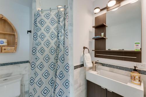 Koupelna v ubytování Tides Inn on the Bay Vacation Homes