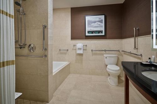 Ein Badezimmer in der Unterkunft JW Marriott Chicago