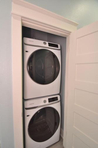 Φωτογραφία από το άλμπουμ του Beach Sands 1 New Build Private Pool-Hut Tub σε Bolivar Peninsula