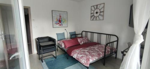 Postel nebo postele na pokoji v ubytování Praha - Letňany 178 zimní zahrada