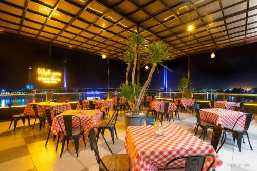 Restaurace v ubytování Wiltop Hotel Jambi