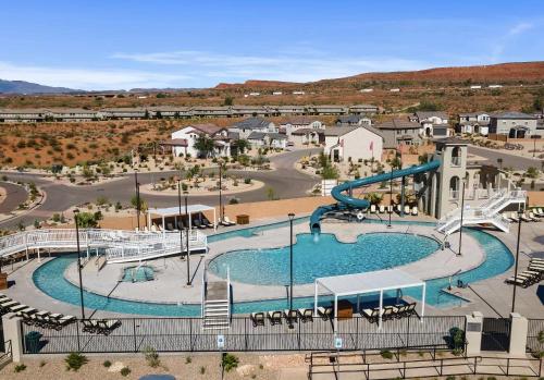 an aerial view of a pool at a resort at Family Desert Oasis home in Washington