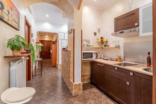 Alis Laura Guest House - 10 mins to Colosseum, Modern & Near Metro