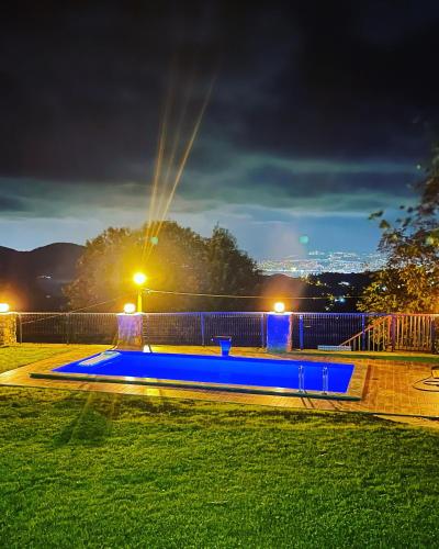 Kolam renang di atau dekat dengan MY Smart Home 41