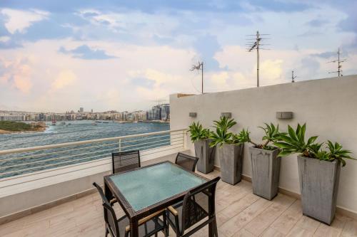 Foto 49/3 Seafront Duplex Penthouse in Valletta