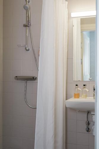 Kiviks Hotellにあるバスルーム