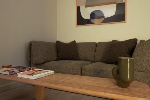 Χώρος καθιστικού στο LIVINGWAY Roco