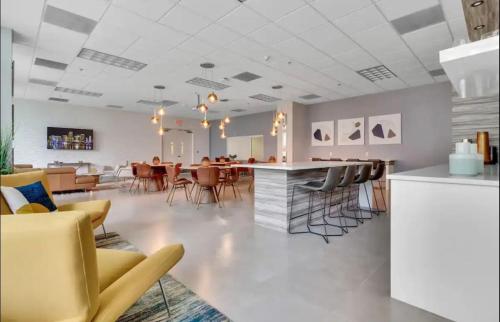 Centric 40thFloor Brickell Condo FREE parking by Palermo Home Miami photo 41