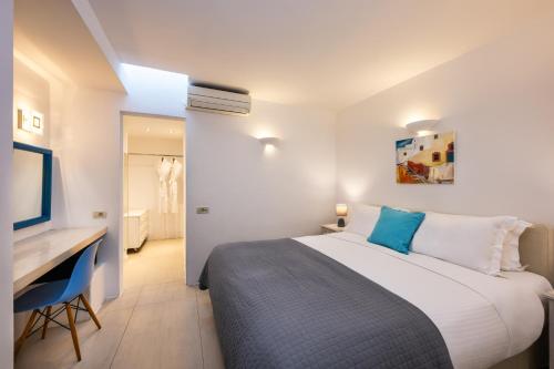 Cama o camas de una habitación en Anema Boutique Hotel & Villas Santorini