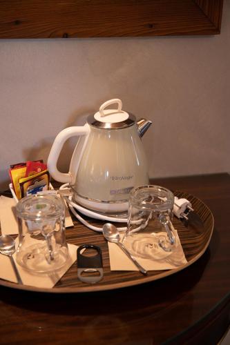 Kemudahan buat kopi dan teh di Sedendo e Mirando B&B