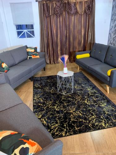 Istumisnurk majutusasutuses Cozy first floor accommodation 4 guests 1 bedroom