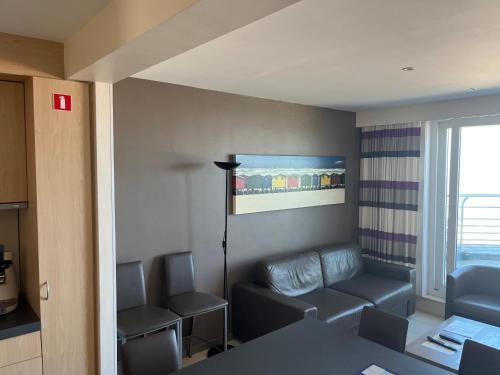  El Mirador Quality Stay - Apartments -  Room  picture :   Tea/Coffee maker    Shower    TV                           