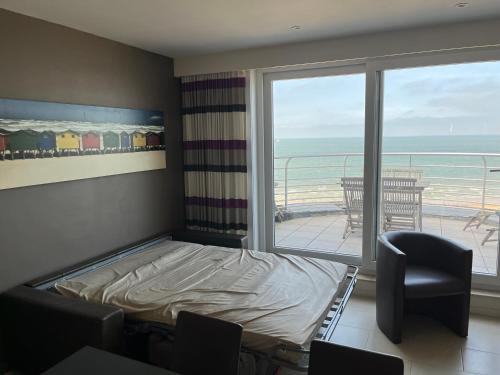  El Mirador Quality Stay - Apartments -  Room  picture :   Tea/Coffee maker    Shower    TV                           