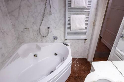 Acacia Firenze - Adelfa photo 17