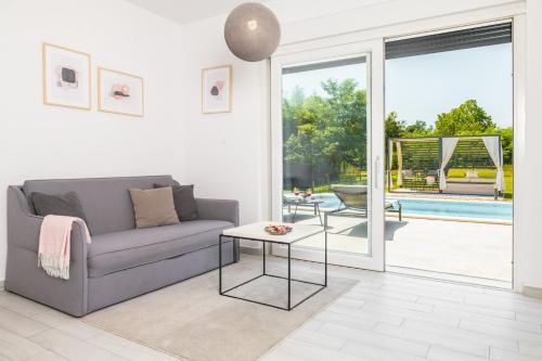 Villa Motivation with Heated Pool – Photos 3
