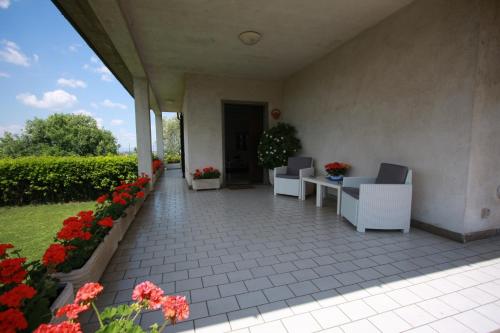 Κήπος έξω από το B&B Il Moai