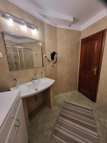 Bárna Vadászpanzió – Photos 2