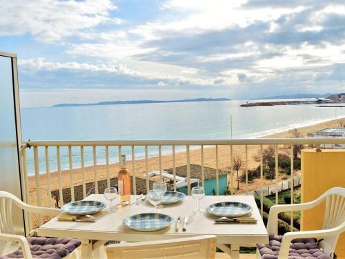 Appartement vintage avec terrasse au Lavandou, accès plage et parking sécurisé - FR-1-251-290
