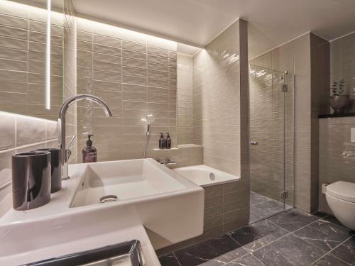 Adina Apartment Hotel Munich Image